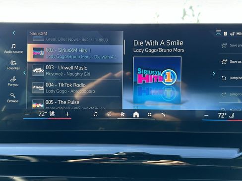 Used 2025 BMW 530i xDrive 530i xDrive w/ Premium Package image 24