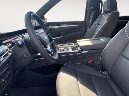 Used 2026 Cadillac Escalade ESV Sport w/ LPO, ONYX Package image 19