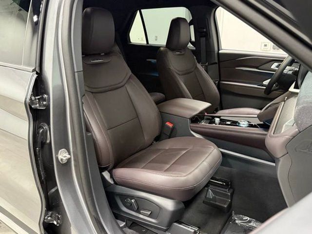 Used 2026 Ford Explorer Platinum RWD image 35
