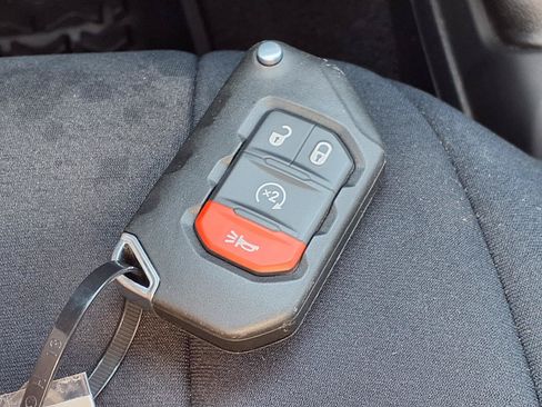 Used 2019 Jeep Wrangler Sport AWD/4WD image 11