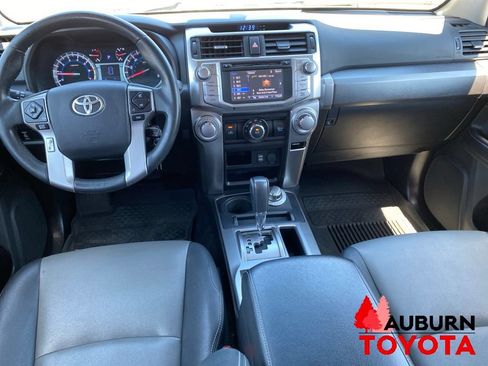 Used 2018 Toyota 4Runner SR5 Premium AWD/4WD image 33