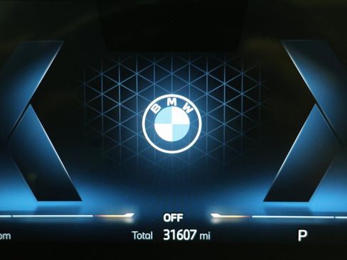 Used 2023 BMW X7 xDrive40i w/ M Sport Package image 13