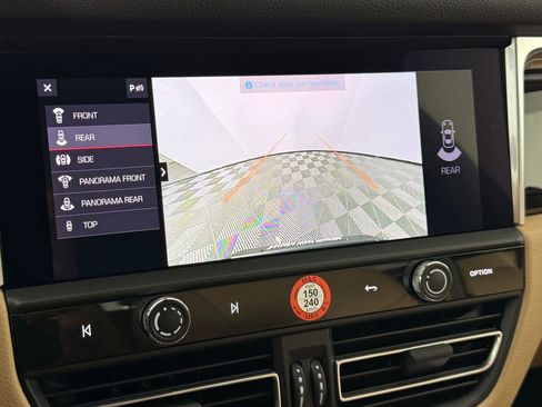 Certified 2026 Porsche Macan AWD/4WD image 30