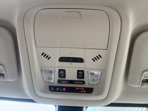 Used 2021 GMC Acadia Denali w/ Denali Technology Package FWD image 27