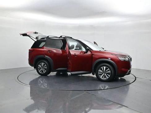 Used 2022 Nissan Pathfinder SL AWD/4WD image 53