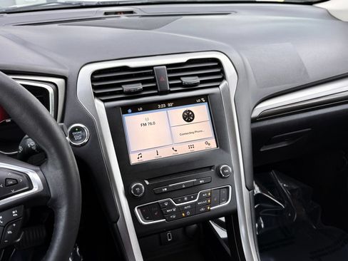 Used 2018 Ford Fusion SE w/ Equipment Group 602A FWD image 30
