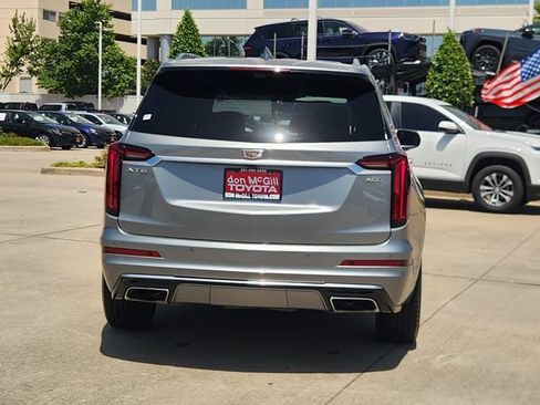 Used 2023 Cadillac XT6 Premium Luxury w/ Technology Package FWD image 6