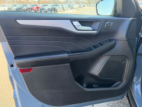 Used 2025 Ford Escape Platinum image 14