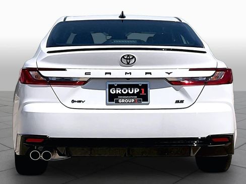 New 2026 Toyota Camry Hybrid FWD image 4
