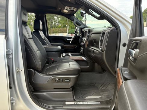 Used 2022 Chevrolet Silverado 2500 High Country w/ Z71 Off-Road Package AWD/4WD image 16