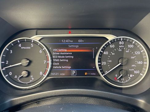 Used 2025 Nissan Sentra SV image 40