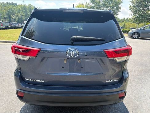 Used 2018 Toyota Highlander XLE AWD/4WD image 6