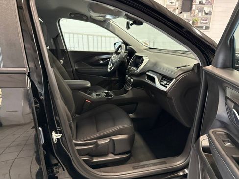 Used 2024 GMC Terrain SLE w/ Driver Convenience Package image 29