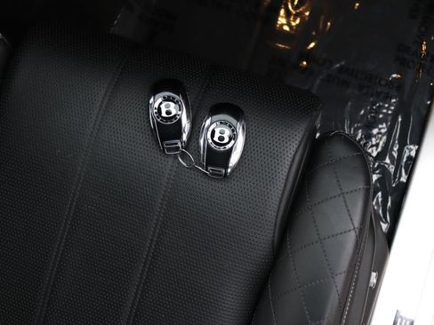 Used 2017 Bentley Bentayga image 99