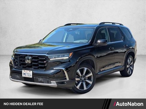Used 2025 Honda Pilot Elite image 1