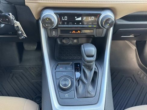 Certified 2024 Toyota RAV4 LE image 28