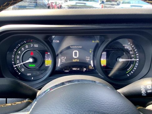 Certified 2024 Jeep Wrangler Unlimited Sahara w/ Technology Group AWD/4WD image 21