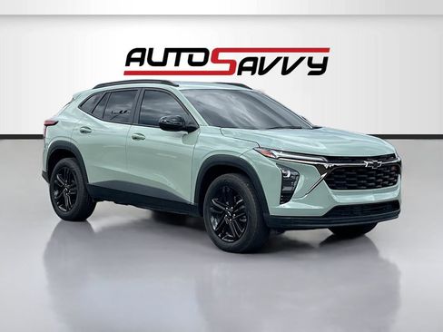 Used 2025 Chevrolet Trax ACTIV w/ Driver Confidence Package FWD image 1