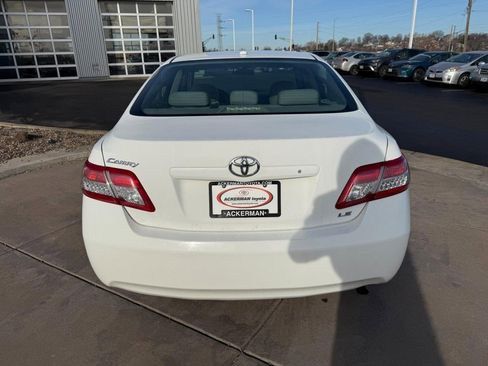 Used 2010 Toyota Camry XLE image 8