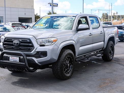 Used 2018 Toyota Tacoma SR image 17