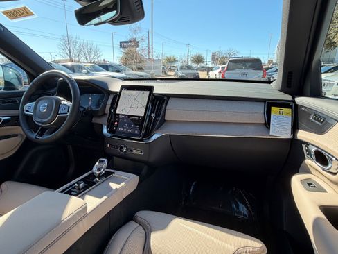 New 2026 Volvo XC90 T8 Ultra w/ Protection Package Premier image 11