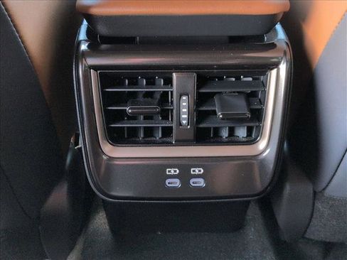 Used 2025 Toyota Crown Signia image 18