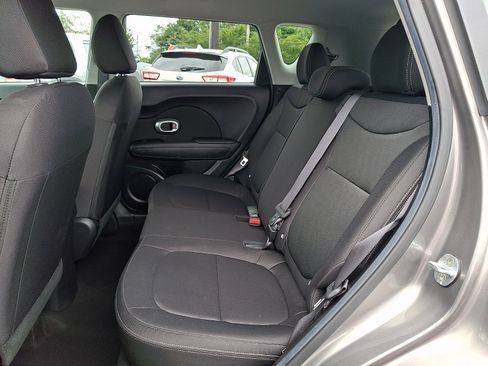Used 2016 Kia Soul FWD image 10