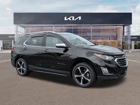 Used 2019 Chevrolet Equinox Premier FWD image 2