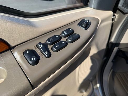 Used 2002 Ford F350 2WD Crew Cab DRW Super Duty image 21