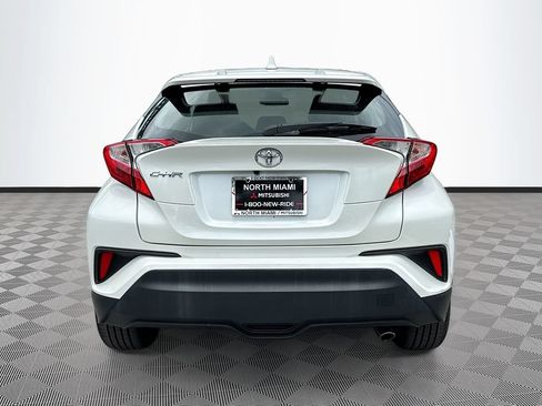 Used 2021 Toyota C-HR XLE FWD image 6