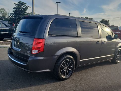 Used 2018 Dodge Grand Caravan GT image 4