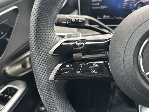 Used 2025 Mercedes-Benz GLC 300 4MATIC image 20