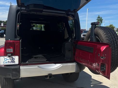 Used 2013 Jeep Wrangler Unlimited Sahara w/ Connectivity Group AWD/4WD image 21