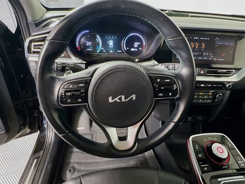 Used 2022 Kia Niro EX Premium image 12