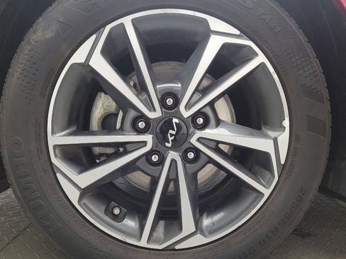 Used 2023 Kia Forte LXS image 31