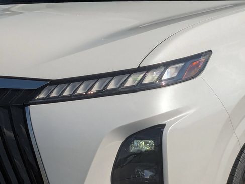 Used 2025 INFINITI QX80 Luxe AWD/4WD image 9