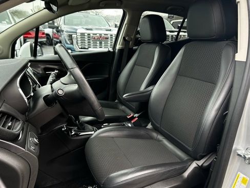 Used 2022 Buick Encore Preferred w/ Safety Package image 14