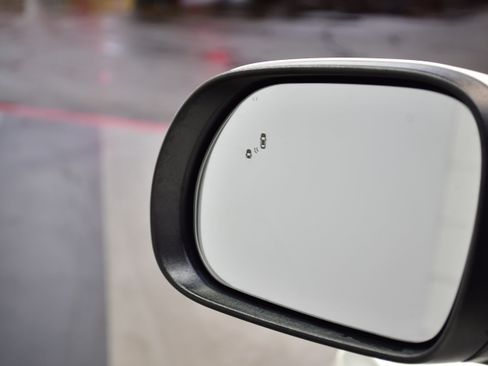 Used 2025 Kia Soul LX w/ LX Technology Package FWD image 15