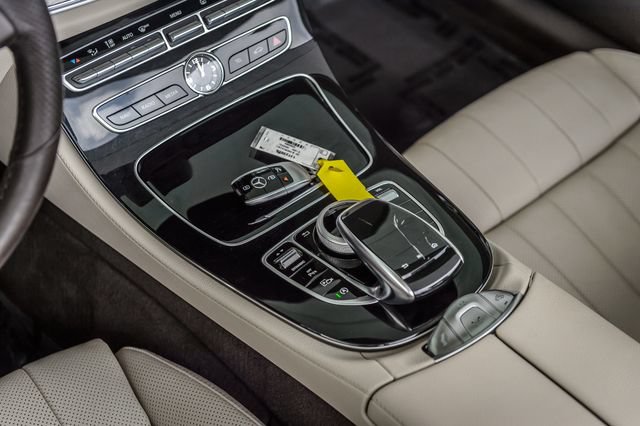 Used 2018 Mercedes-Benz E 400 4MATIC Cabriolet image 32