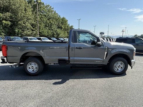 New 2026 Ford F250 XL w/ XL Driver Assist Package RWD image 8