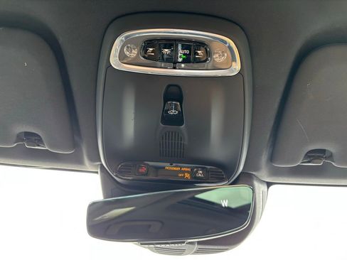 Used 2020 Volvo XC60 T5 Momentum image 16