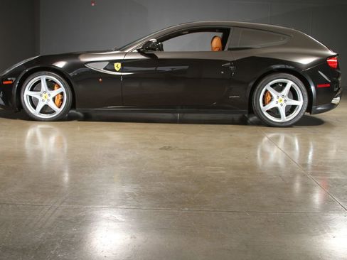 Used 2016 Ferrari FF image 45
