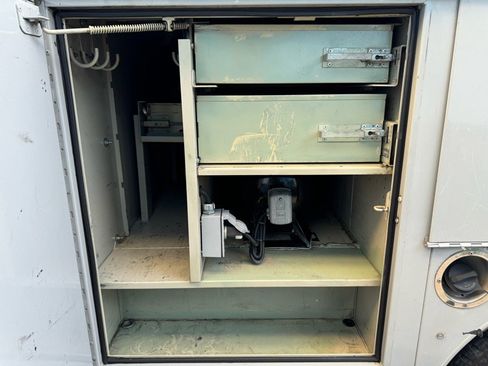 Used 2008 Ford F350 XL image 10