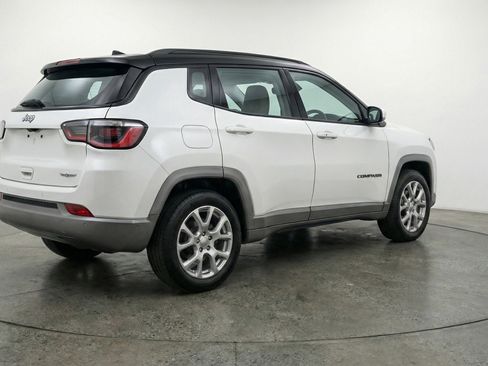 Used 2025 Jeep Compass Limited image 9
