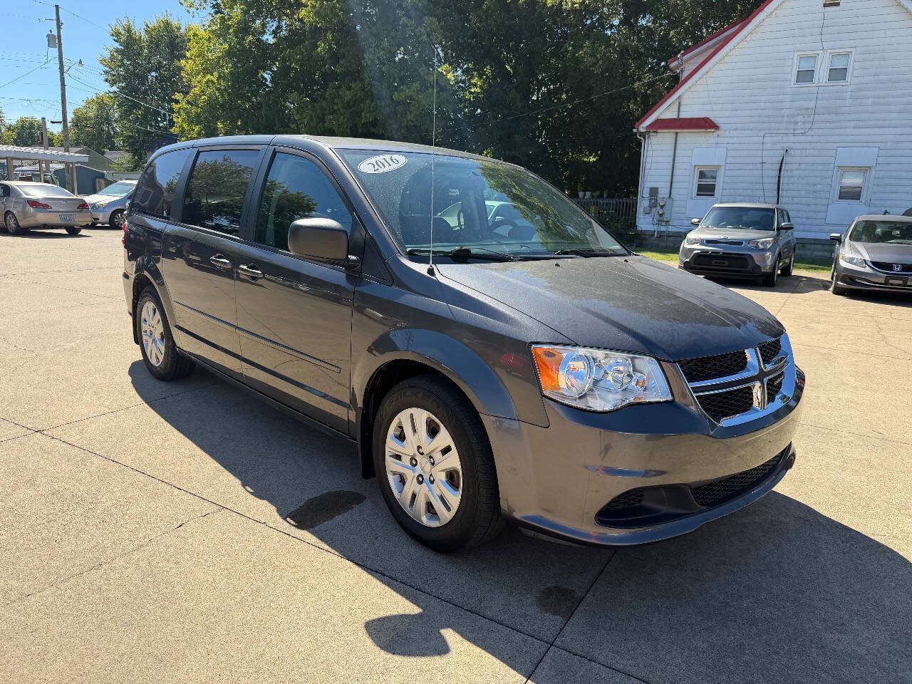 Used 2016 Dodge Grand Caravan SE w/ Quick Order Package 29E SE FWD image 5