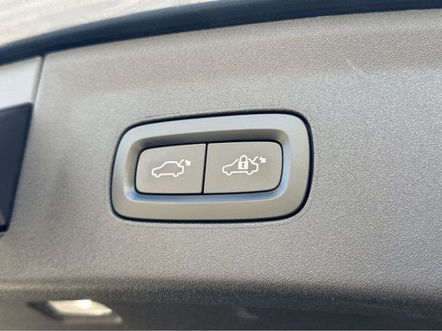 Used 2022 Polestar Polestar 2 w/ Performance Package image 36