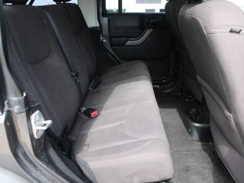 Used 2018 Jeep Wrangler Unlimited Sport S AWD/4WD image 6