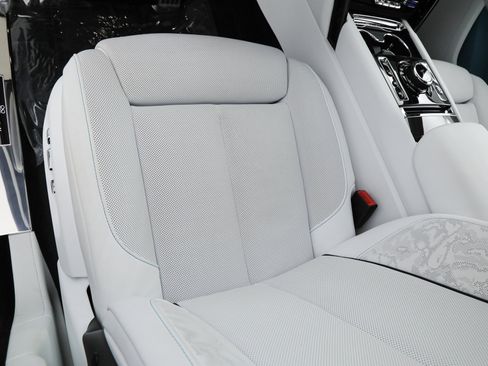 Used 2026 Rolls-Royce Cullinan Black Badge image 35