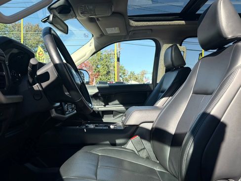 Used 2024 Ford Expedition Max XLT image 9