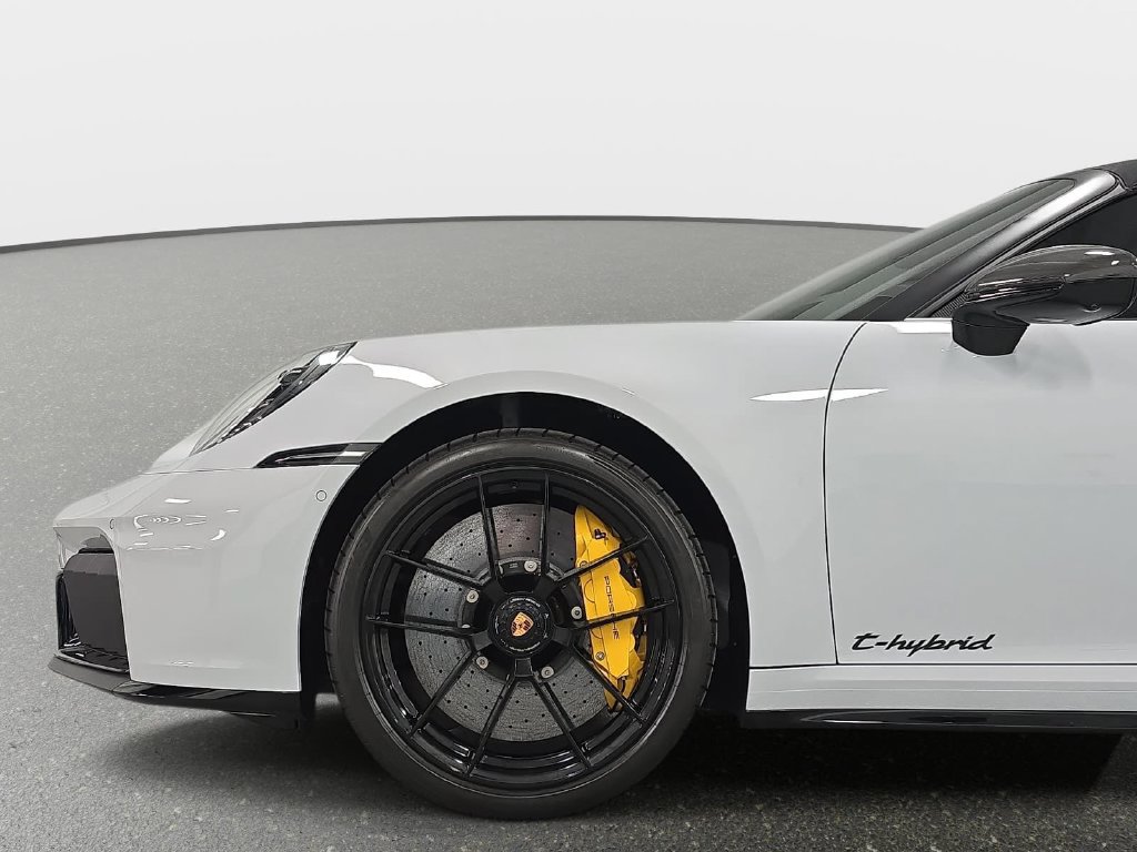 Certified 2026 Porsche 911 Targa 4 GTS AWD/4WD image 10